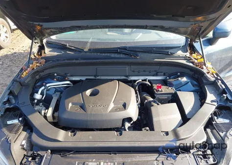 2019 Volvo Xc60 T5 Momentum z USA, uszkodzony, nr VIN LYV102RK7KB247493